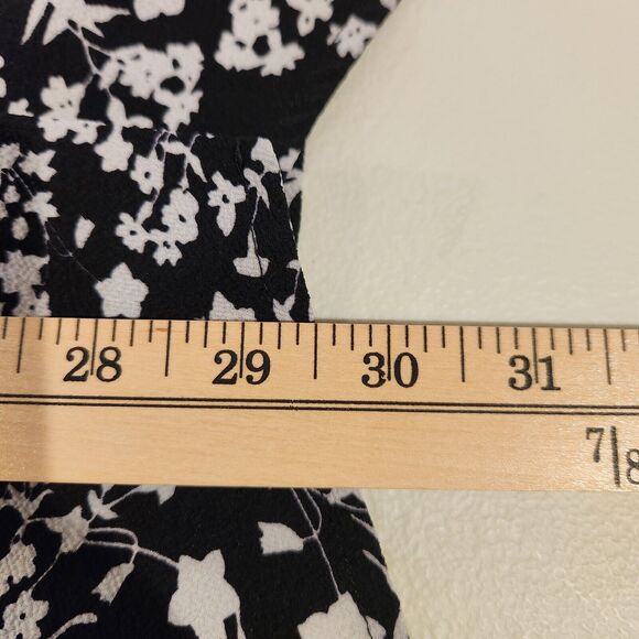 Lane Bryant Black White Floral Button Up Blouse Size 26/28 Bloomcore Feminine - Picture 11 of 13